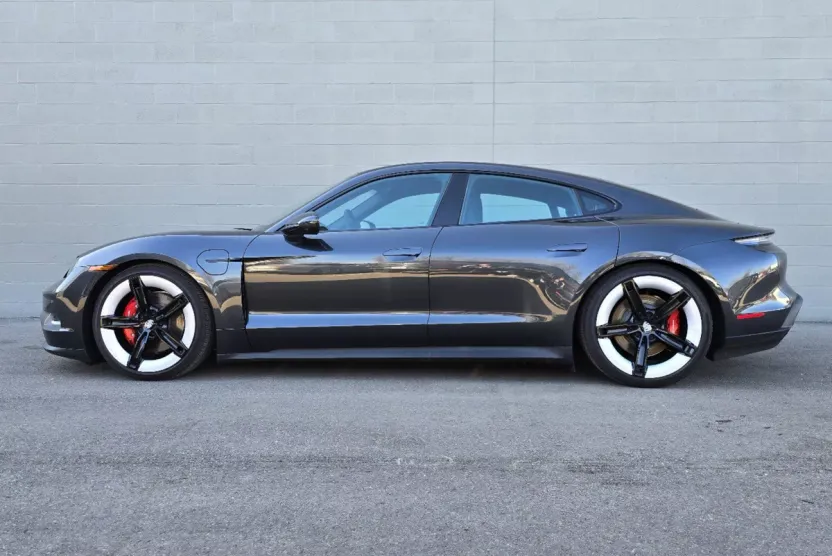 2025 Porsche Taycan 4S photo 1
