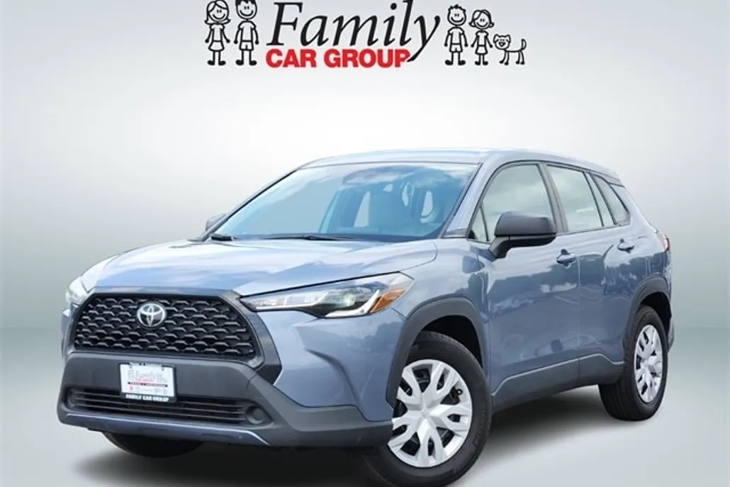 2024 Toyota Corolla Cross L photo 1