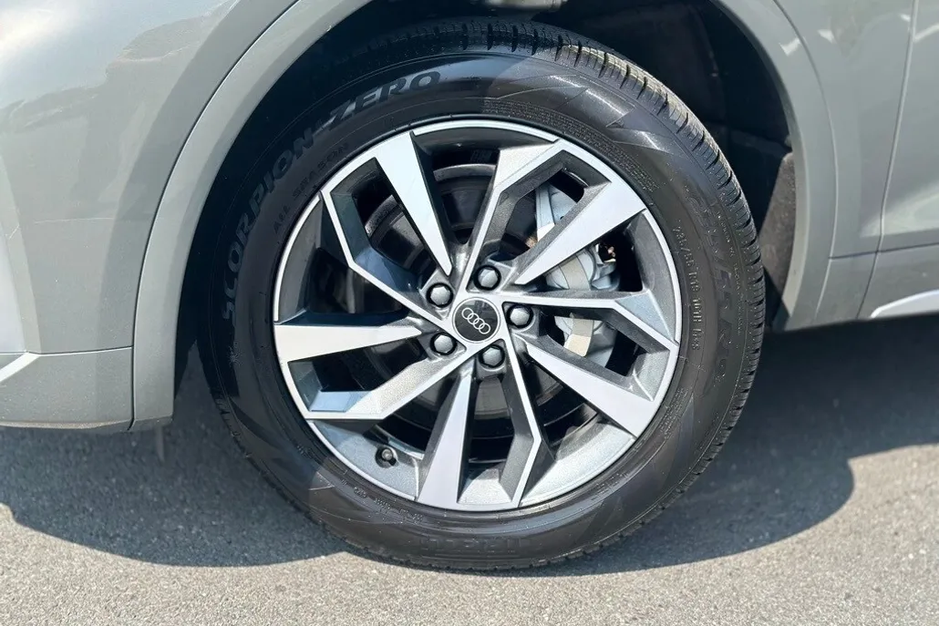 2023 Audi Q5 45 S line Premium photo 1