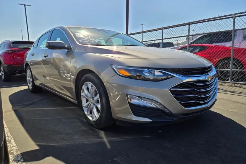2024 Chevrolet Malibu 1LT photo 1