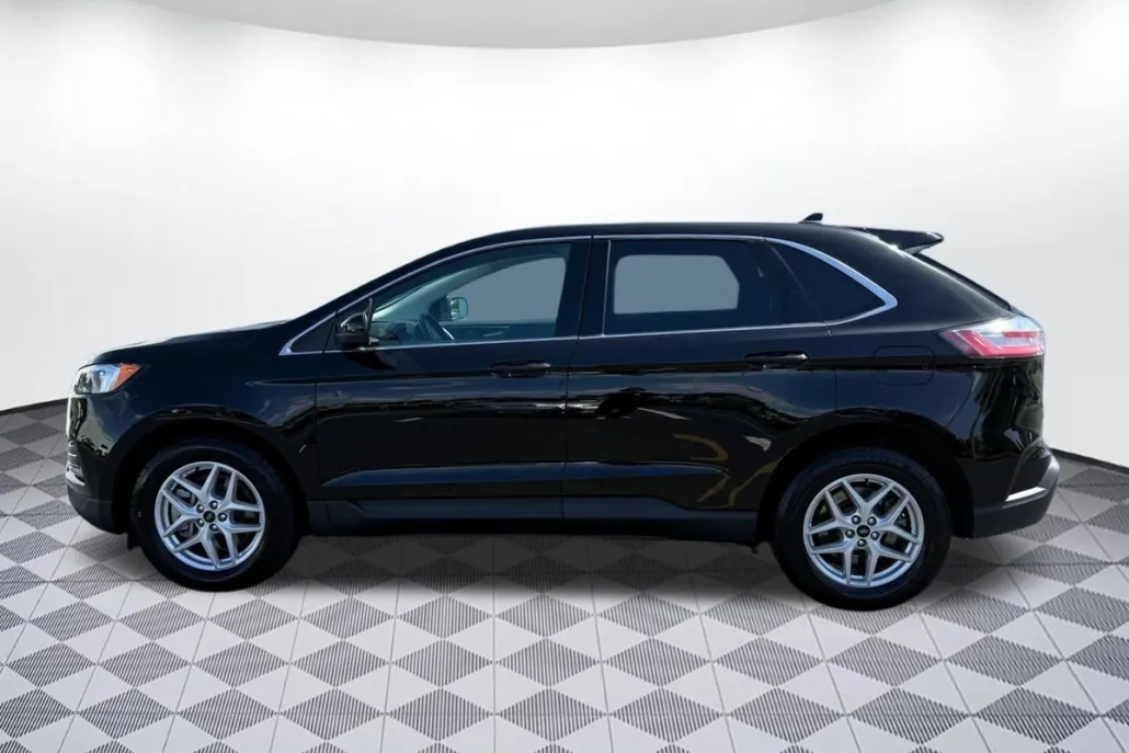 2024 Ford Edge SEL photo 1