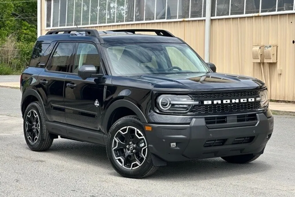 2025 Ford Bronco Sport Outer Banks photo 1