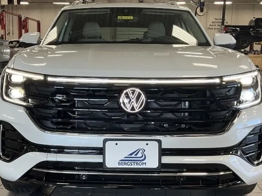 2026 Volkswagen Atlas SEL Premium R-Line photo 1