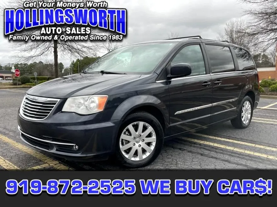 2014 Chrysler Town & Country Touring photo 1