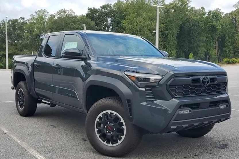 2025 Toyota Tacoma TRD Off-Road photo 1