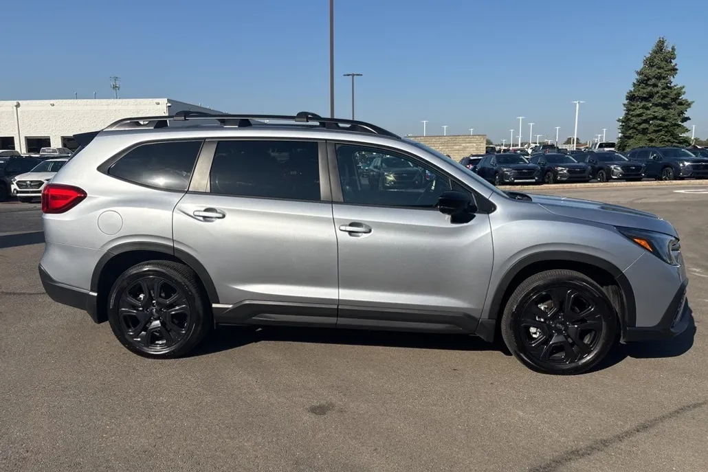 2025 Subaru Ascent Onyx Edition Touring photo 1