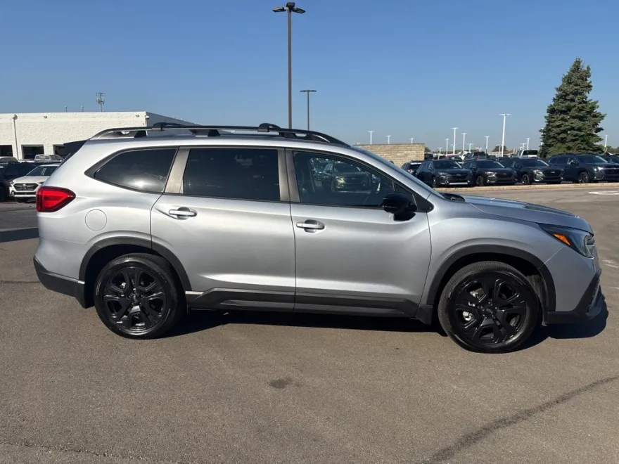 2025 Subaru Ascent Onyx Edition Touring photo 1