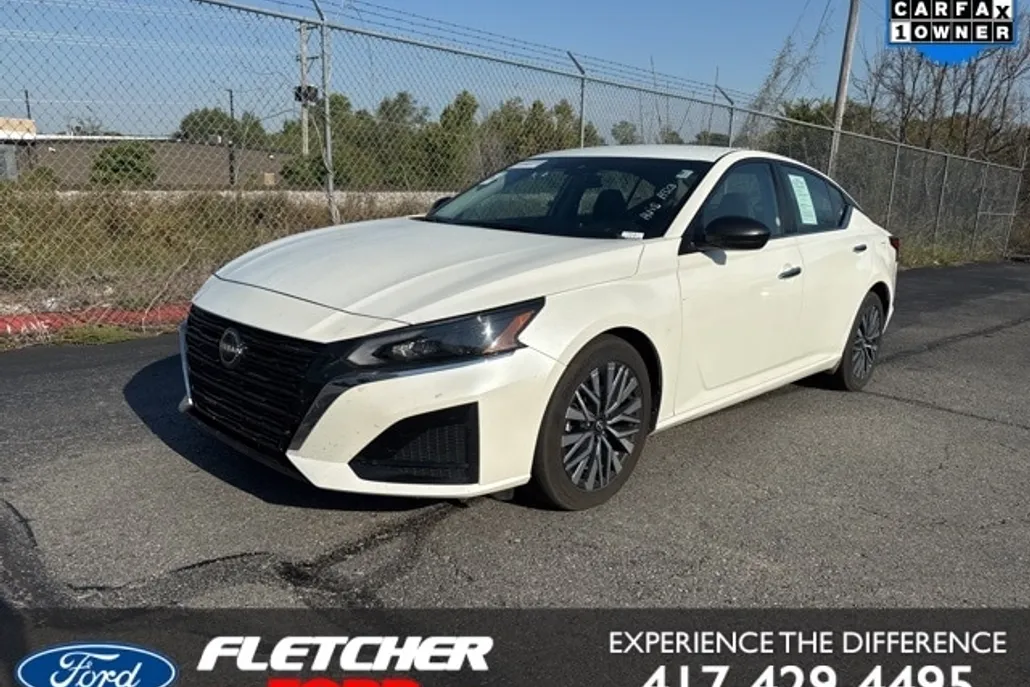 2024 Nissan Altima 2.5 SV photo 1