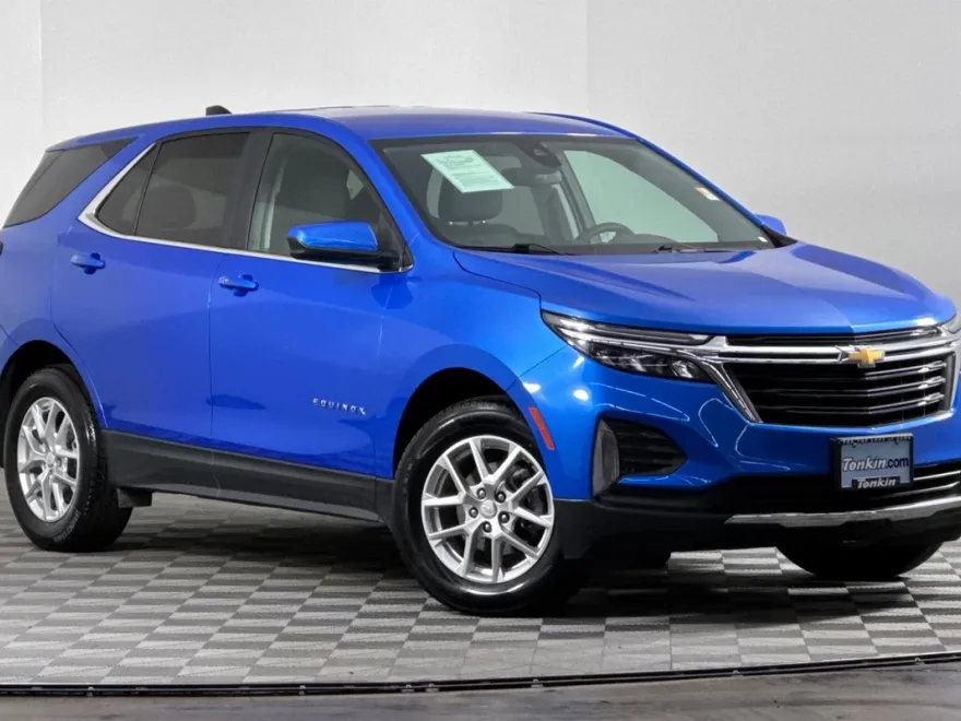 2024 Chevrolet Equinox LT photo 1