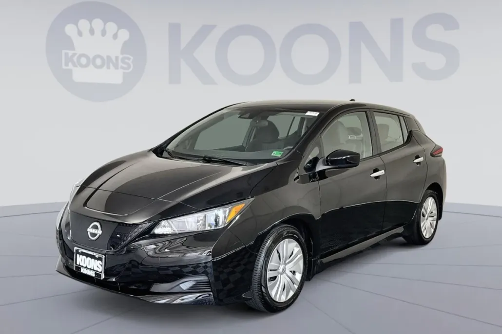2023 Nissan Leaf S photo 1