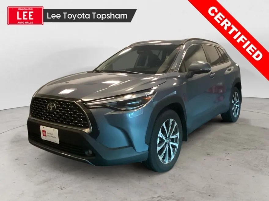 2024 Toyota Corolla Cross XLE photo 1