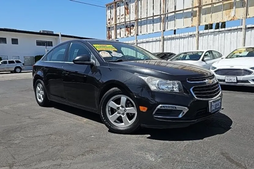 2015 Chevrolet Cruze photo 1