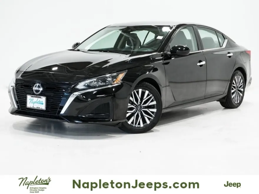 2023 Nissan Altima 2.5 SV photo 1