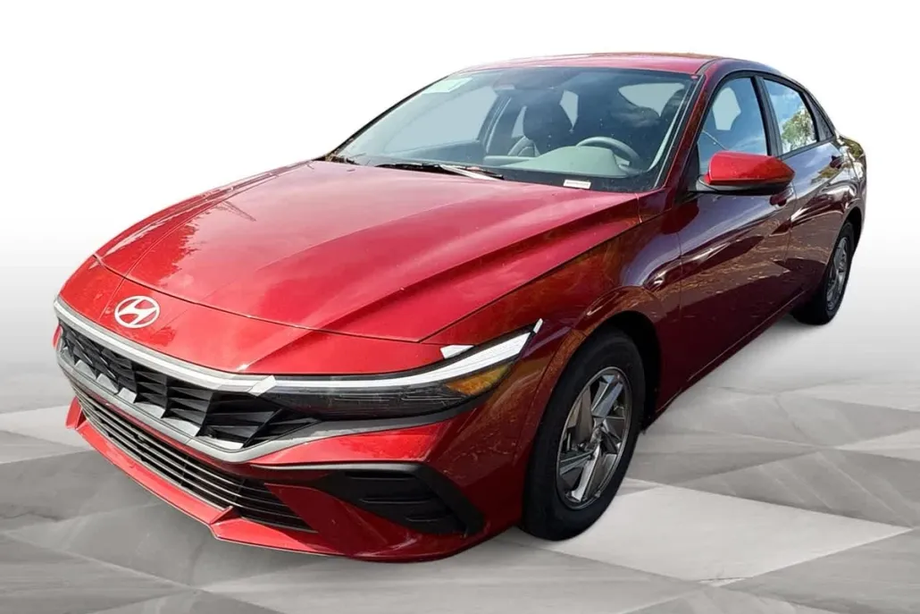 2025 Hyundai Elantra SE photo 1