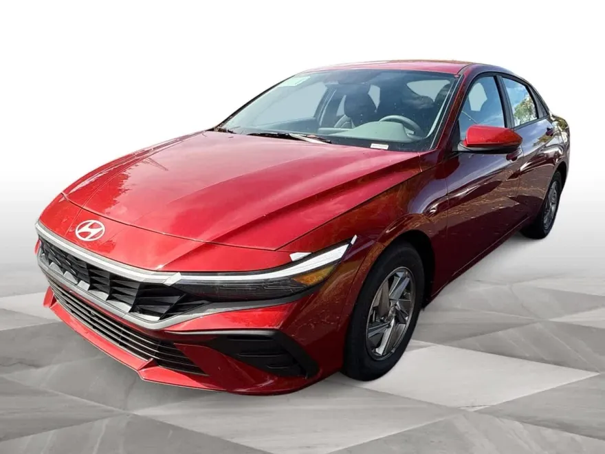 2025 Hyundai Elantra SE photo 1
