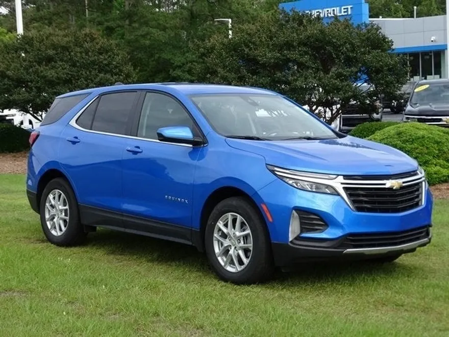 2024 Chevrolet Equinox LT photo 1