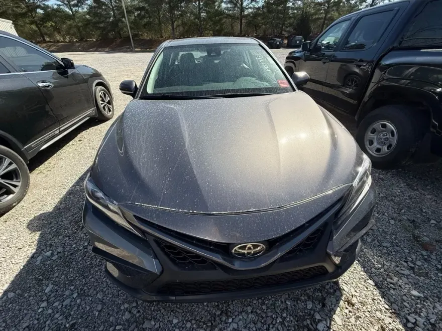 2022 Toyota Camry SE photo 1