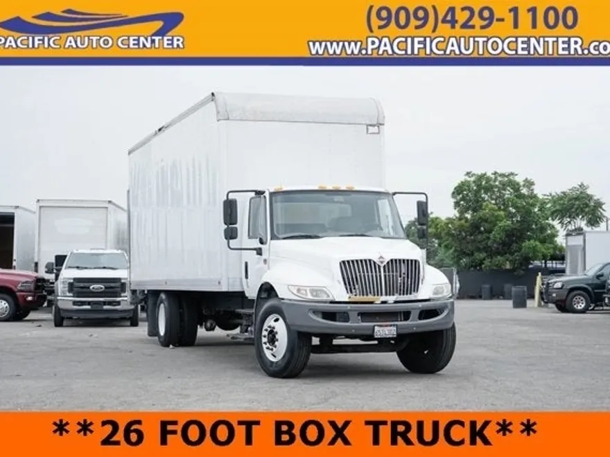 2018 International 4300 photo 1