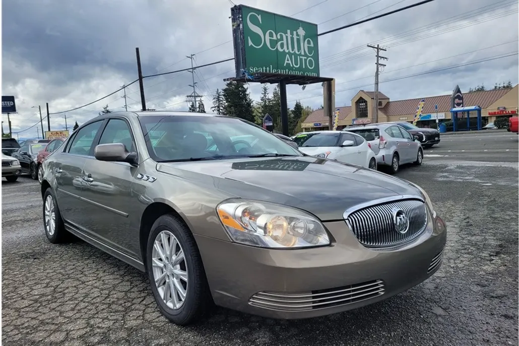 2011 Buick Lucerne CXL photo 1