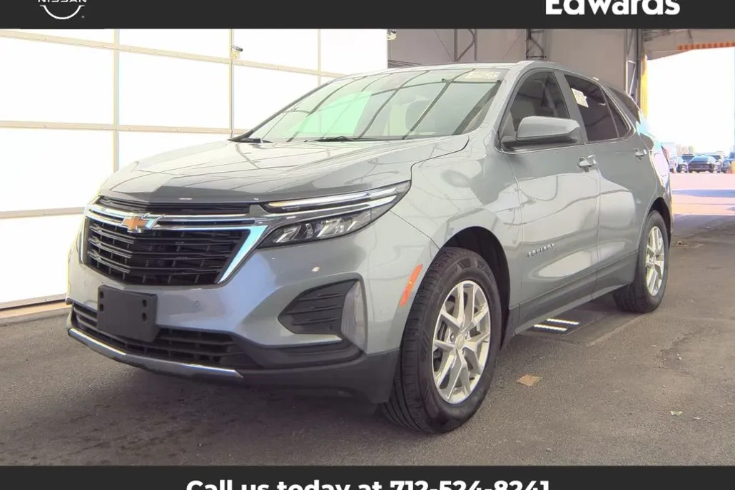 2023 Chevrolet Equinox LT photo 1