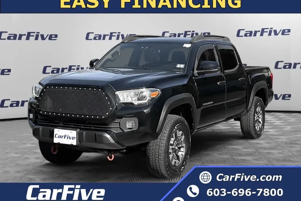 2017 Toyota Tacoma TRD Off-Road photo 1