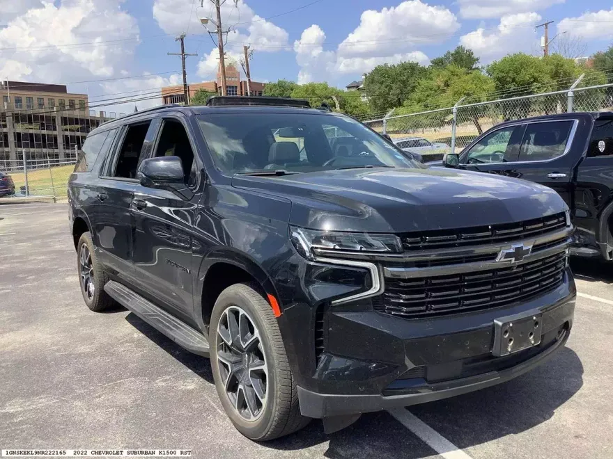 2022 Chevrolet Suburban RST photo 1
