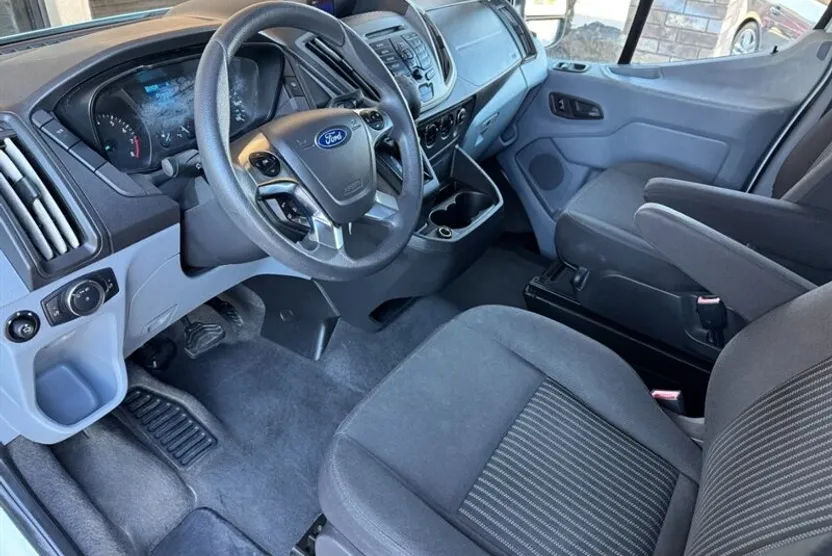 2018 Ford Transit XL Van photo 1