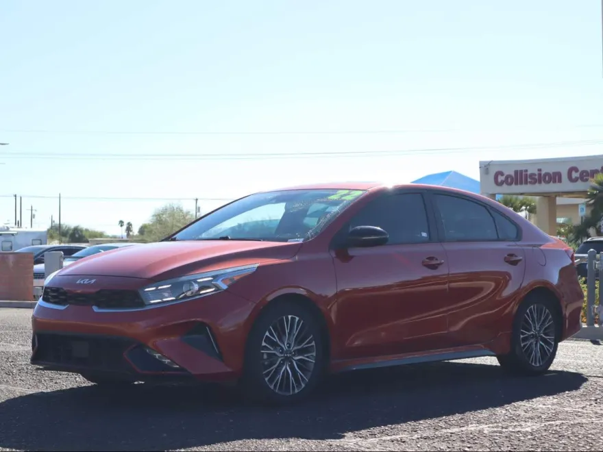 2022 Kia Forte GT-Line photo 1