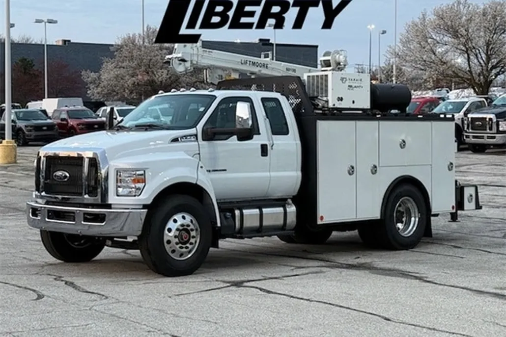 2025 Ford F-750 photo 1