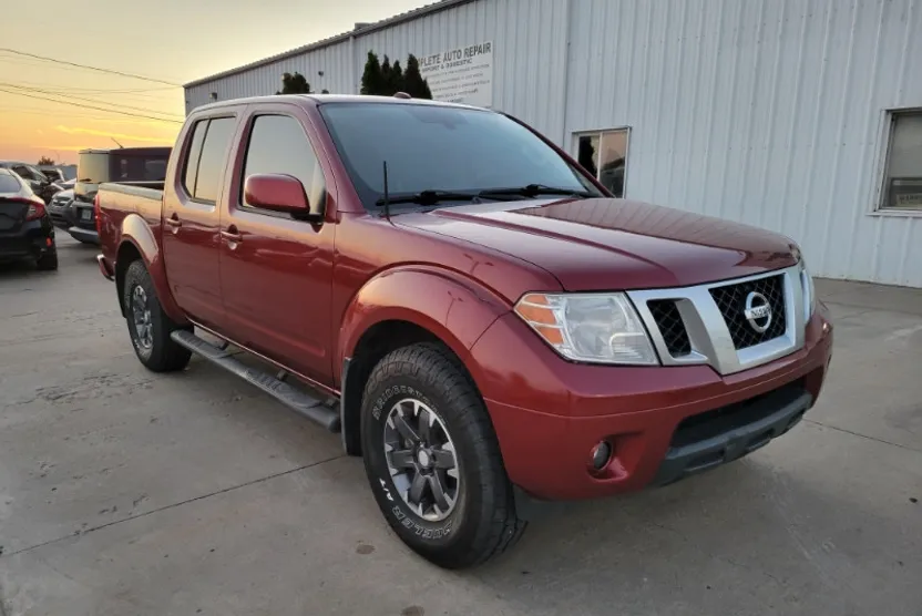 2017 Nissan Frontier PRO-4X photo 1