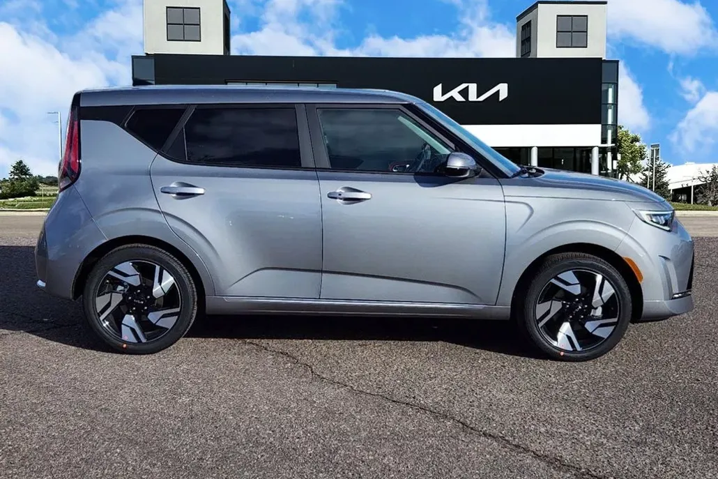 2025 Kia Soul GT-Line photo 1