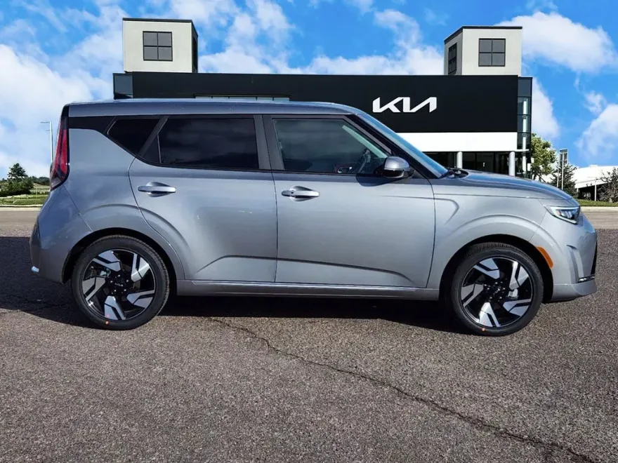 2025 Kia Soul GT-Line photo 1
