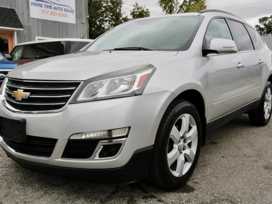 2016 Chevrolet Traverse 1LT photo 1