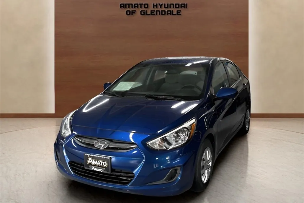 2017 Hyundai Accent SE photo 1