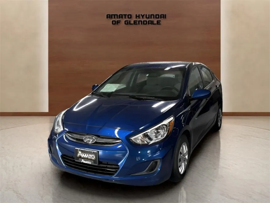 2017 Hyundai Accent SE photo 1