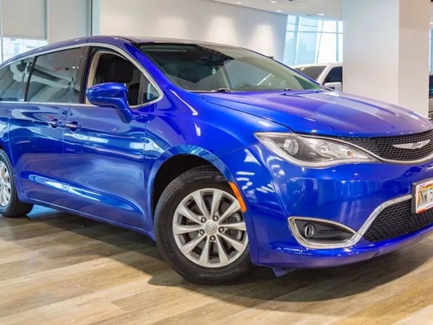 2018 Chrysler Pacifica Touring Plus photo 1