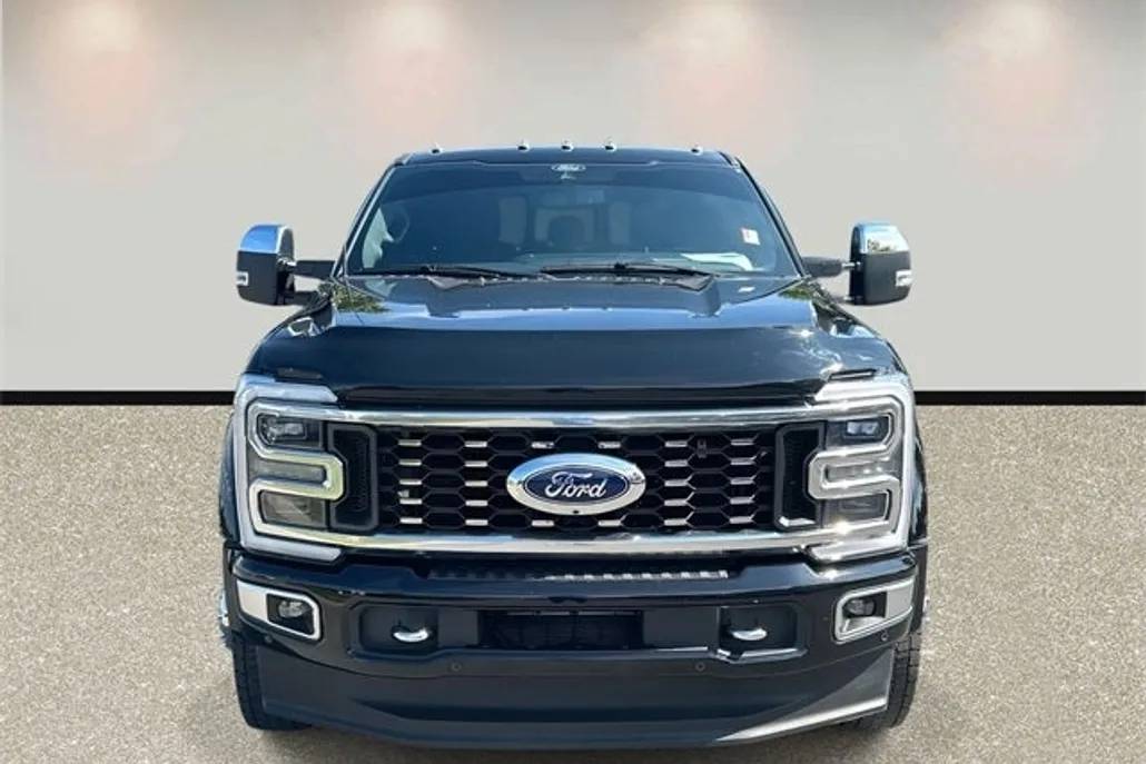 2024 Ford F-450 Platinum photo 1