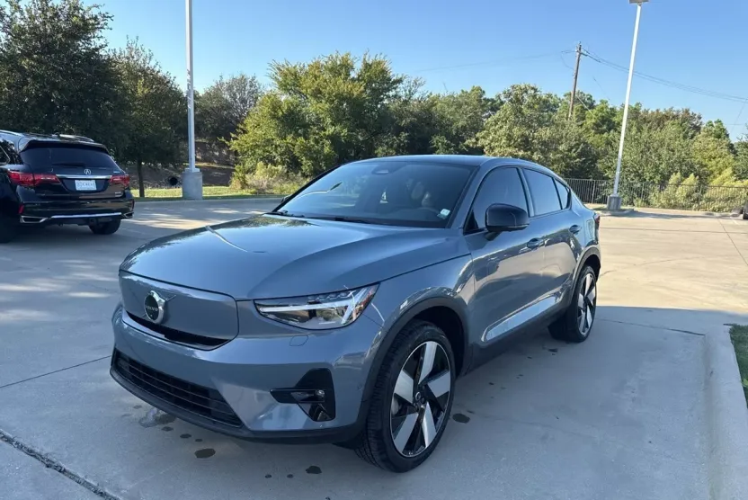 2023 Volvo C40 Recharge Ultimate photo 1