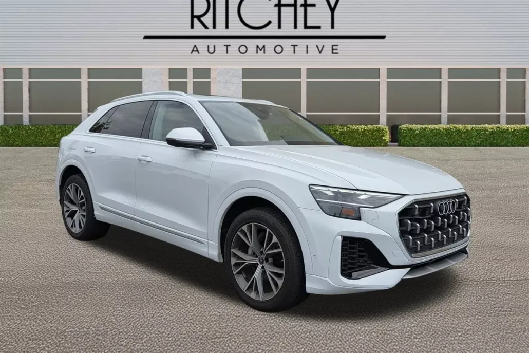 2025 Audi Q8 55 Premium Plus photo 1
