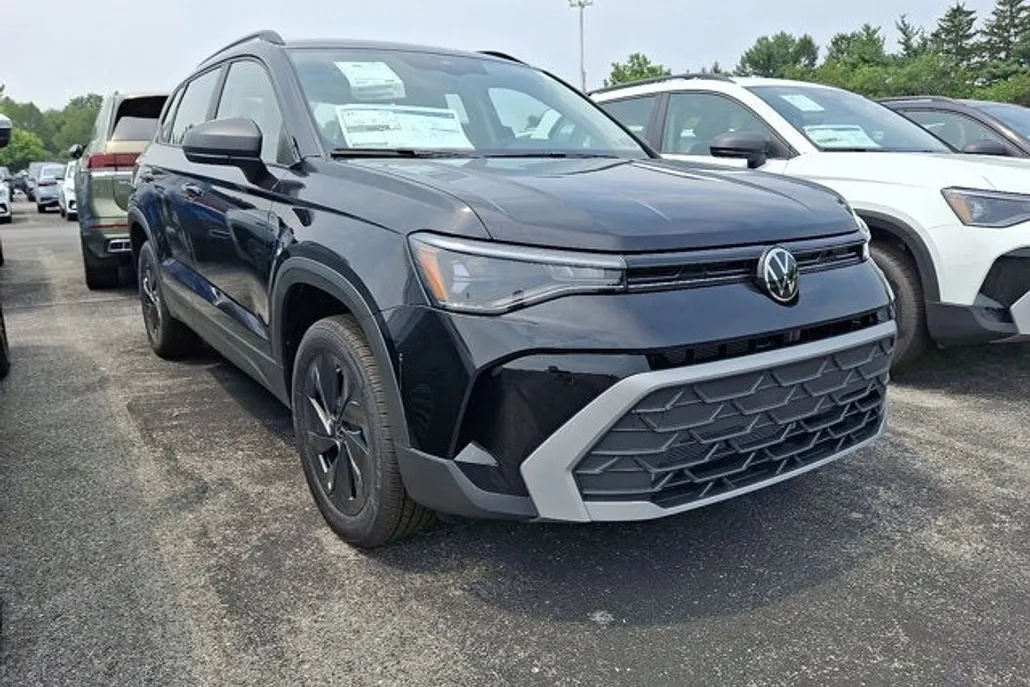 2025 Volkswagen Taos S photo 1