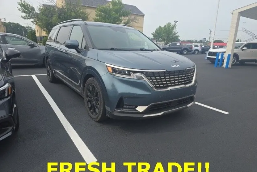 2023 Kia Carnival SX Prestige photo 1