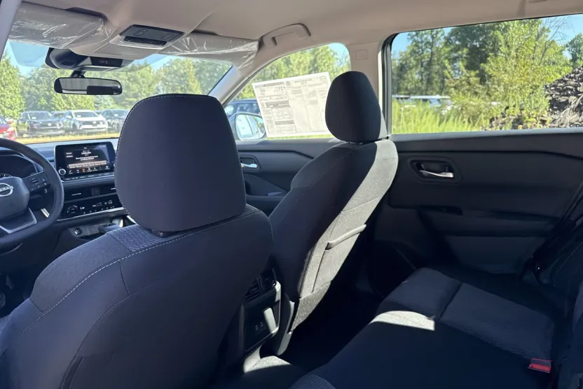 2026 Nissan Rogue SV photo 1