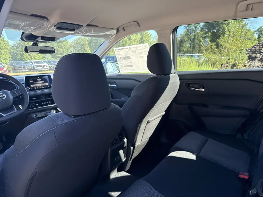2026 Nissan Rogue SV photo 1