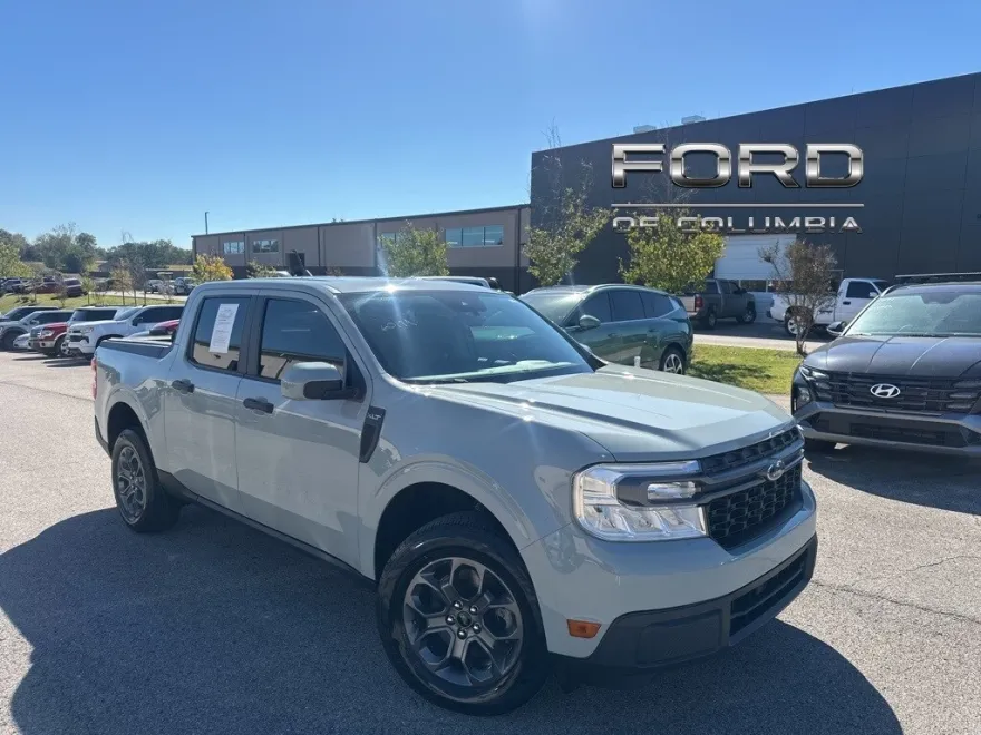 2022 Ford Maverick XLT photo 1
