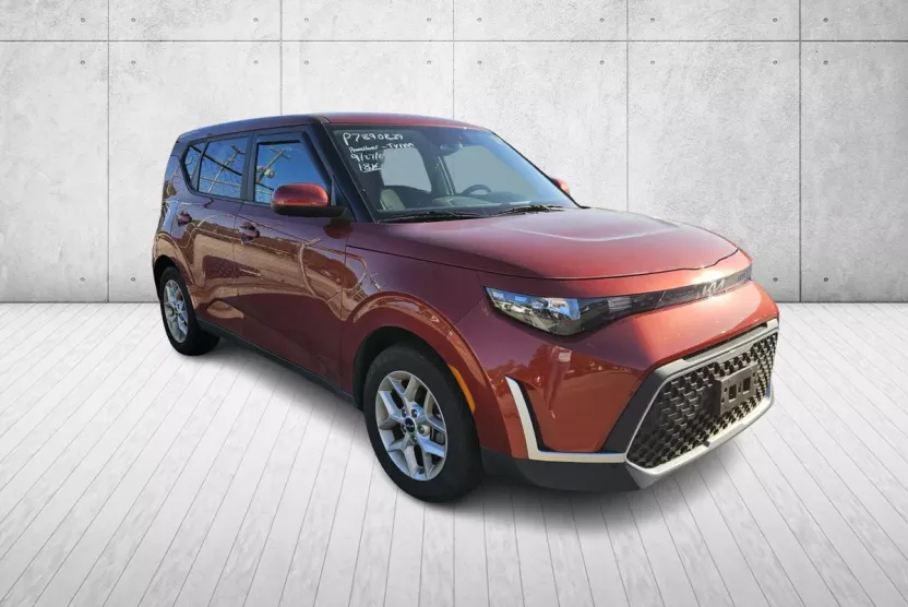 2023 Kia Soul S photo 1
