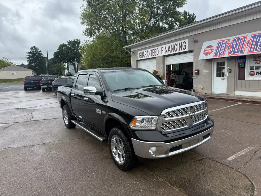 2016 Ram 1500 Laramie photo 2
