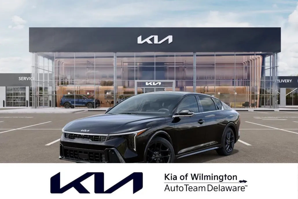 2025 Kia K4 GT-Line Turbo photo 1