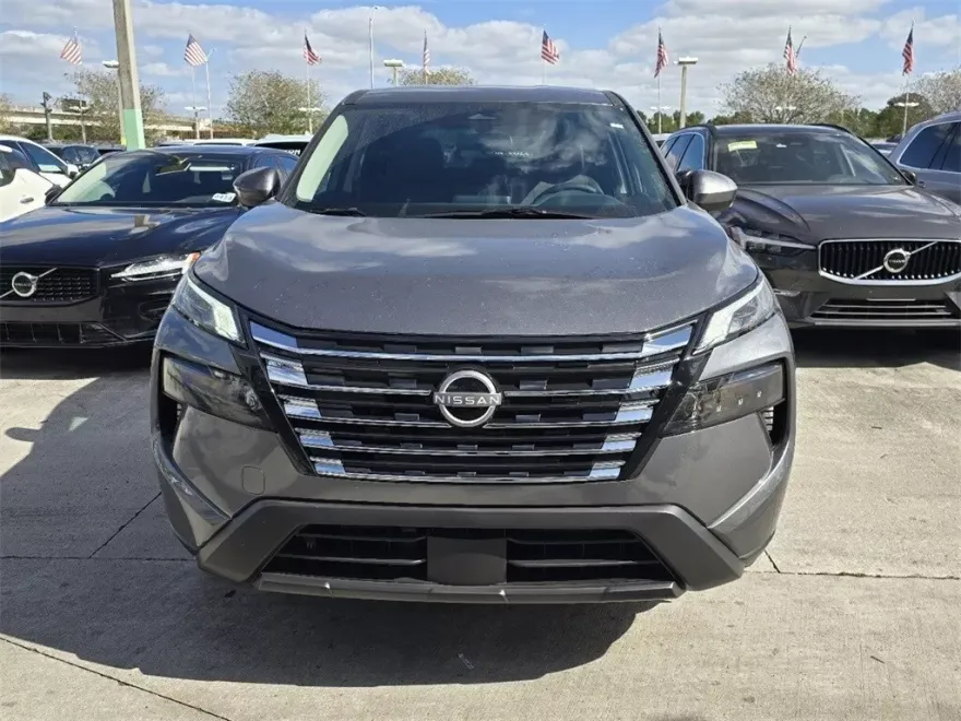 2025 Nissan Rogue SV photo 1