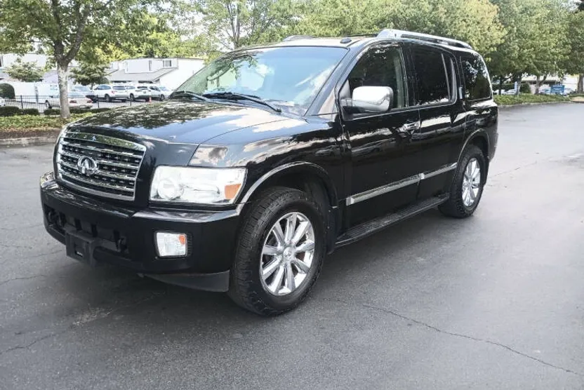 2010 Infiniti QX56 Base photo 1