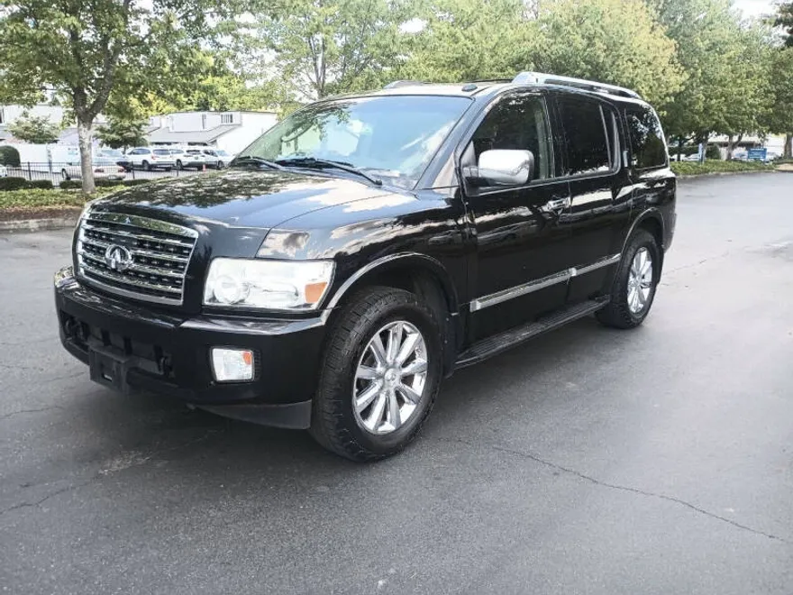 2010 Infiniti QX56 Base photo 1